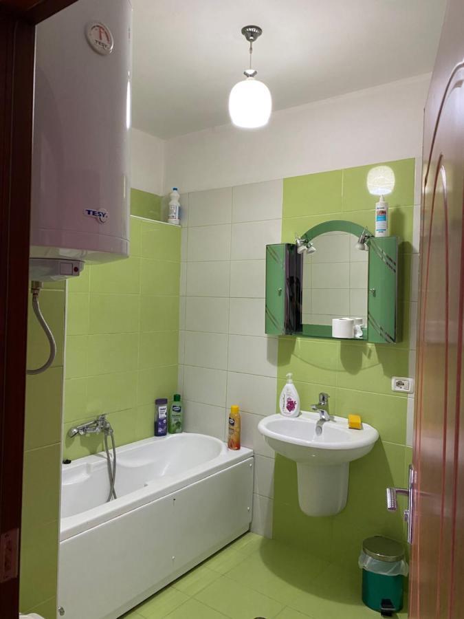 Stay The Night Shkodra Apartment City Centre Eksteriør billede