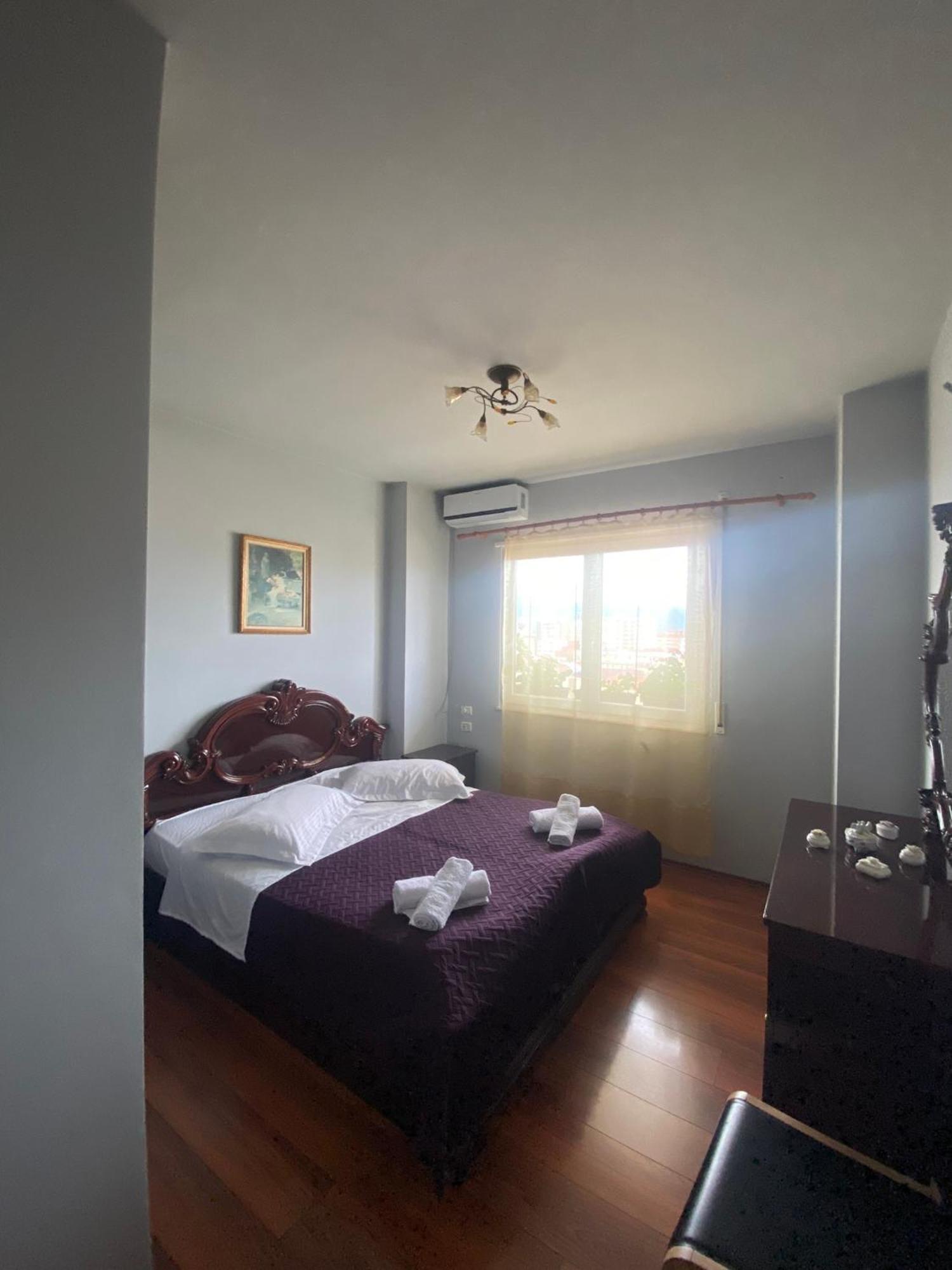 Stay The Night Shkodra Apartment City Centre Eksteriør billede